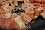 Biksemad med bacon og løg - nem opskrift
