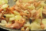 Biksemad med bacon og løg - nem opskrift
