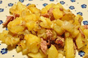 Biksemad med bacon og løg - nem opskrift