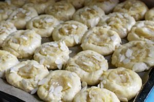 Nemme fastelavnsboller med marcipan remonce 