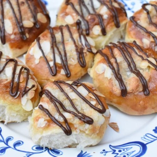 Nemme fastelavnsboller med marcipan remonce