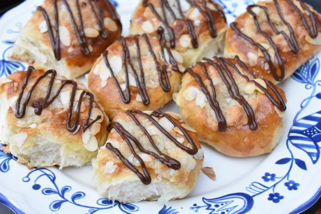 Nemme fastelavnsboller med marcipan remonce