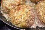 Sesampaneret karbonade - sprød og lækker