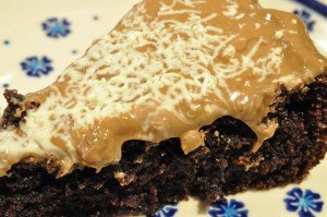 Chokoladekage med marcipan og nougat - nem