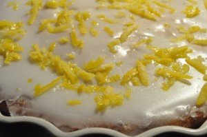 Hjemmelavet saftig citronmåne med marcipan