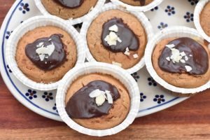 Havregrynsmuffins - opskrift på muffins med kærnemælk 