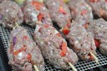 Grillspyd med hakket oksekød på grill el. ovn