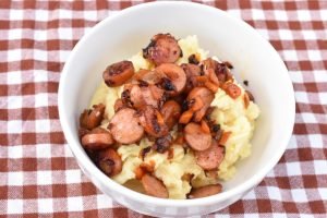 Brændende kærlighed med pølser & kartoffelmos