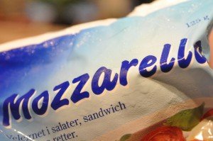 Kartoffelpizza med mozzarella, løg & rosmarin