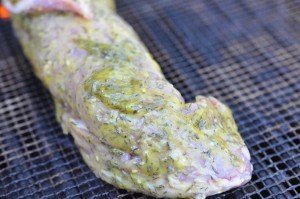 Sennepsmarineret svinemørbrad på grill 