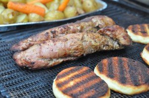 Grillet svinemørbrad med grillede kartofler