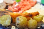 Svinemørbrad på grill med grillede kartofler