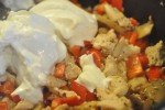 Kylling med ostesovs og pasta - nem gryderet