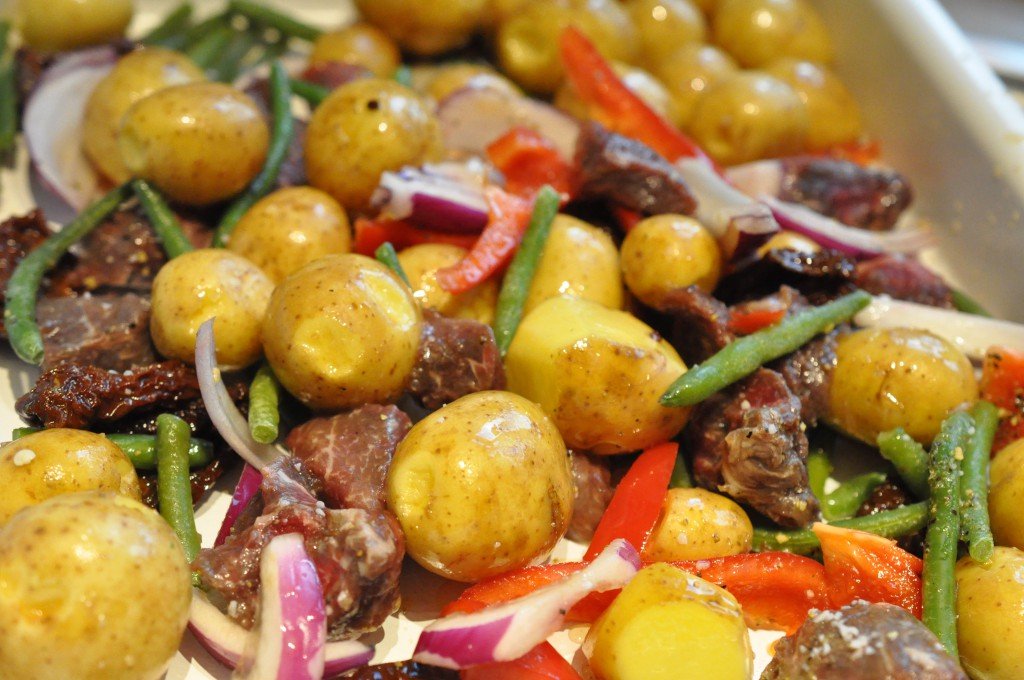 Kartofler i ovn med oksekød & soltørret tomat