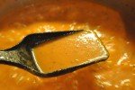 Lækker kraftig med tomatsuppe med peberfrugt, flødeost og fløde