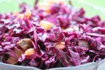 Rødkålssalat med appelsin & brændte mandler