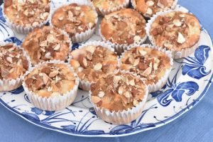 Æblemuffins med marcipan - lækre muffins med æbler