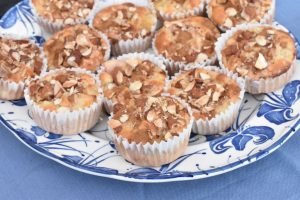 Æblemuffins med marcipan - lækre muffins med æbler