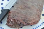 Flanksteak på grill - marineret. Nem grillmad