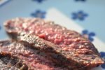 Flanksteak på grill - marineret. Nem grillmad