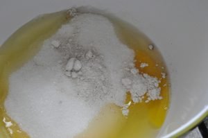 Rabarbermuffins med marcipan - nem opskrift