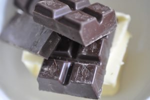 Brownie med karamel af kondenseret mælk