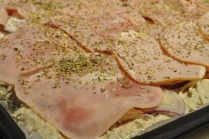 Pizza af koldthævet dej - nemt og hurtigt