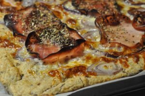 Pizza af koldthævet dej - nemt og hurtigt