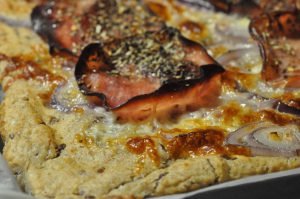 Pizza af koldthævet dej - nemt og hurtigt