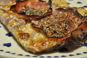 Pizza af koldthævet dej - nemt og hurtigt