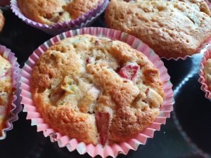 Makronmuffins med rabarber – muffins opskrift