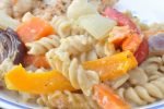 One pot pasta med kyllingebryst – alt i ét fad