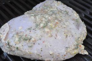 Kalkunbryst på grill m. marinade - grillet kalkun