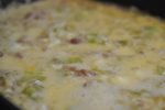 Æggekage med spidskål & bacon – omelet i ovn