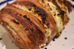 Fyldt kalkunbryst med bacon - kalkun opskrift
