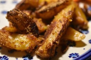 Sprød paprika kylling med rasp og sprøde pommes frites
