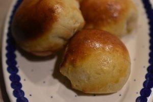 Fastelavnsboller med vaniljecreme - lækre cremeboller