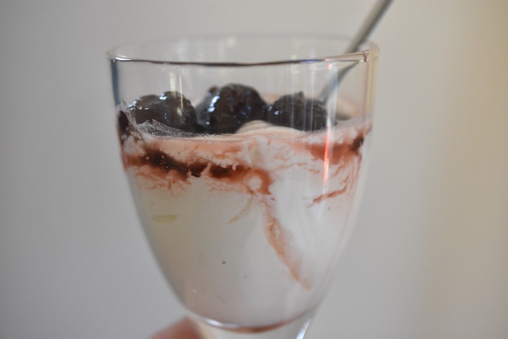 Yoghurtfromage med citron - fløjlsblød, lækker og nem at lave