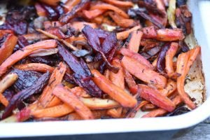 Ovnbagte rodfrugter med balsamico og timian