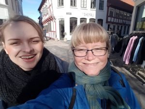 Lange flyttearme og glade lykkebobler i mor-hjertet