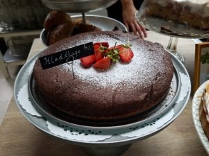 Keramikcafé Møllehuset - lækre kager og smuk keramik