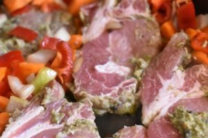 Koteletter med pasta og tomat - one pot i ovn