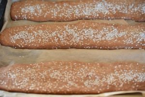 Sesam småkager - karamelsnitter med sesamfrø