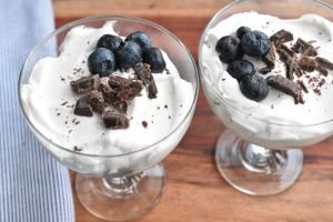Dessert med skyr og chokolade - nem opskrift