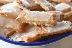 Fedtebrød med bagepulver og appelsin