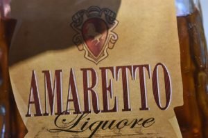 Karamel småkager med Amaretto mandel likør