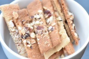 Karamel småkager med Amaretto mandel likør