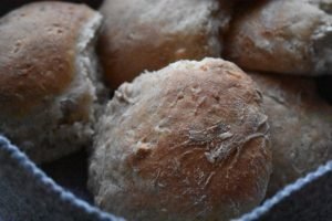 Boller og franskbrød af risalamande rester