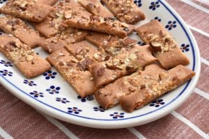 Karamelkager med mandler, chokolade & salt