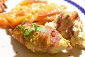 Kylling med bacon karry & kokosmælk - opskrift
